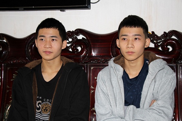 2 anh em song sinh viết đơn tình nguyện nhập ngũ