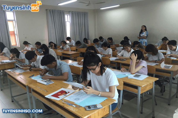 Bài thi kiểm tra năng lực vào ĐH Luật TPHCM năm 2019 gồm 4 nhóm kiến thức