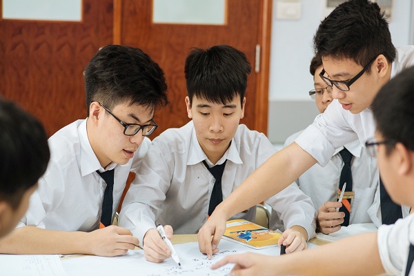 Bộ trưởng Phùng Xuân Nhạ: Sẽ lùi thời điểm kết thúc năm học