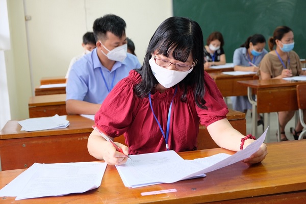 Chấm thi Ngữ văn Bet88 2026 nổ hũ và xổ số THPT 2021 tại TP.HCM: Điểm trung bình là 5 và 6, ít điểm cao