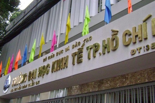ĐH Kinh tế TP.HCM công bố điểm sàn 2021: Từ 18 điểm