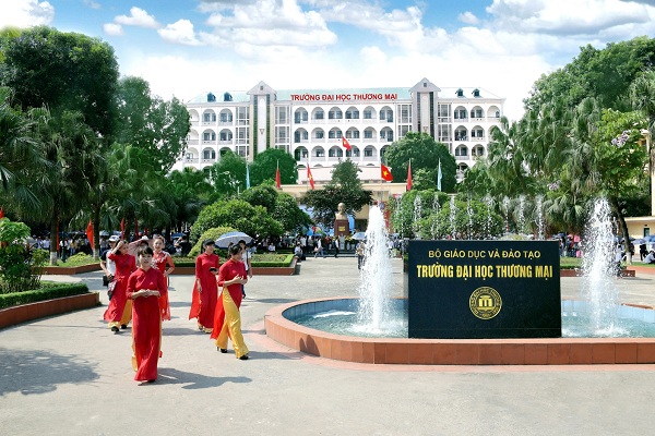 ĐH Thương Mại Bet888com game nổ hũ uy tín 2020 (CHÍNH THỨC): Điểm sàn 18 điểm, thêm phương thức Bet888com game nổ hũ uy tín mới