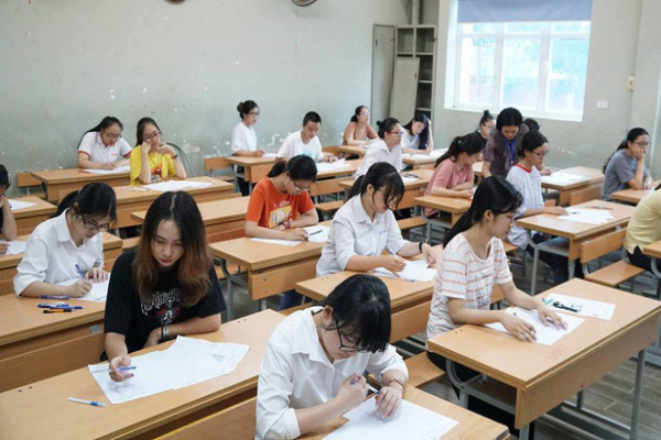 Giáo viên hướng dẫn ôn thi môn Ngữ văn giai đoạn‘nước rút’