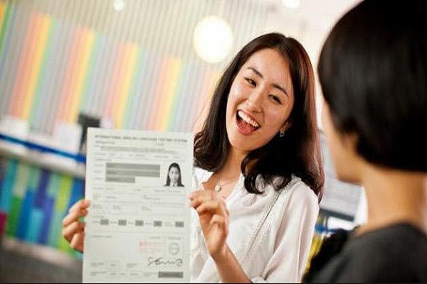 Nên chọn thi TOEFL hay IELTS?