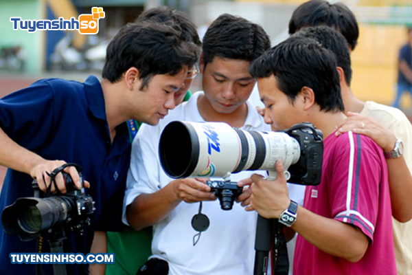Ngành Công nghệ truyền thông
