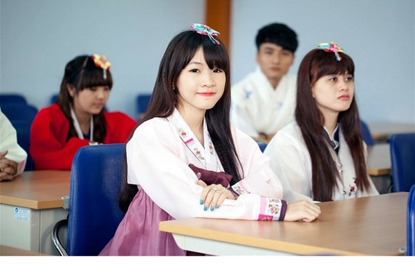 Những ngành nghề hái ra tiền cho người giỏi tiếng Hàn