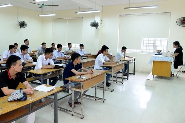 Ôn thi THPT quốc gia 2019: Bám sát đề tham khảo để làm quen