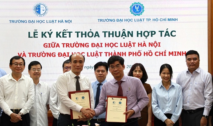 02-truong-luat-top-dau-se-trao-doi-sinh-vien-va-cong-nhan-tin-chi