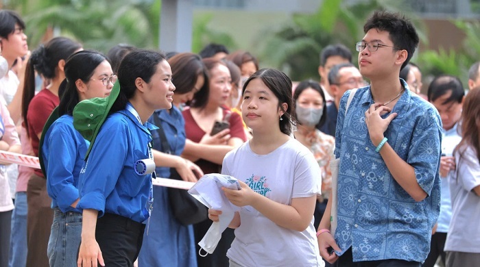 ha-noi-hon-124000-si-tu-buoc-vao-cuoc-dua-gianh-suat-vao-lop-10-truong-cong-1