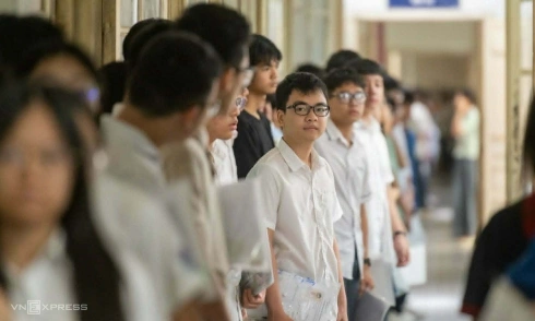 HÀ NỘI: Hơn 124.000 sĩ tử bước vào cuộc đua giành suất vào lớp 10 trường công