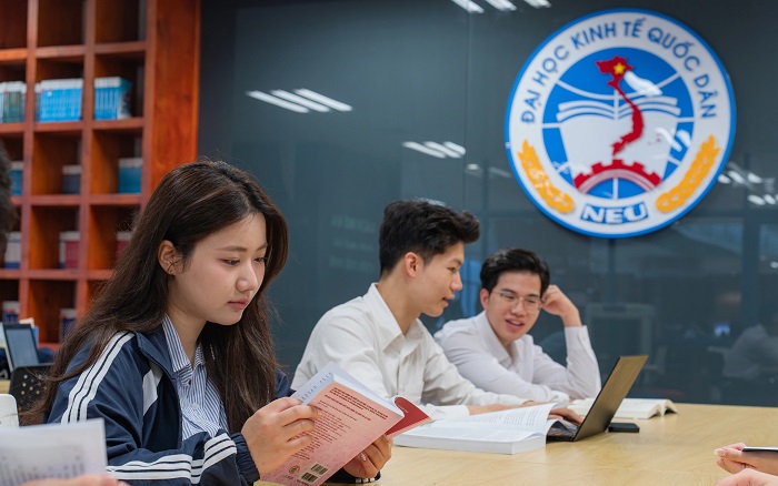 dh-kinh-te-quoc-dan-du-kien-bo-xet-tuyen-ket-hop-ielts-voi-diem-cac-bai-thi-dgnl-dhtd