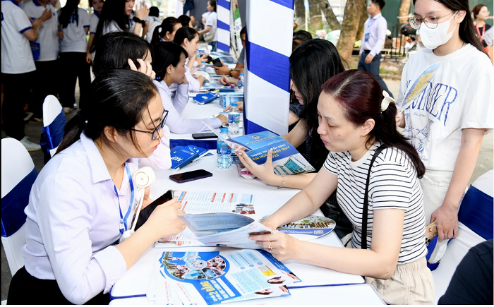 23000-thi-sinh-su-dung-ielts-xet-tuyen-vao-dai-hoc-kinh-te-quoc-dan-1